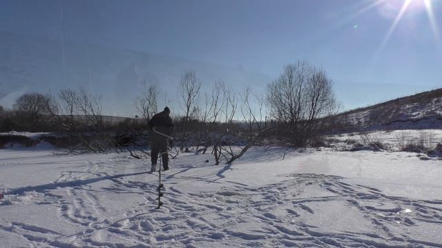 Что может случится на зимней рыбалке? | Страшные истории о рыбалке смотреть онлайн