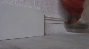 Деревянный плинтус Quick Step. Установка