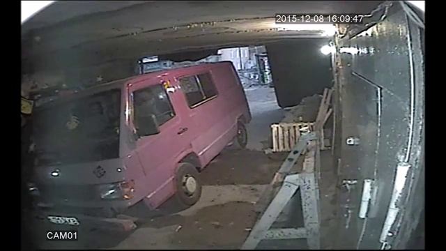 ГСК Сигнал Петрівська 30/34 взлом гаражу Камера№1 смотреть онлайн