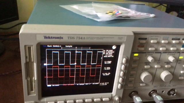 Обзор осциллографа Tektronix TDS754A (часть 1) смотреть онлайн