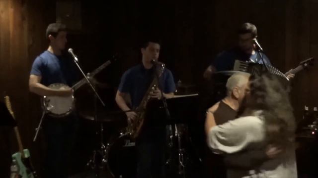 Frenchies Polka - The Garrett Tatano Band смотреть онлайн
