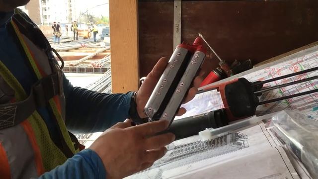 Для тех кто в теме ( правильная установка картриджа в пистолет для эпоксидной смолы) смотреть онлайн