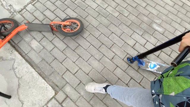 Трюки на большом,обычном самокате/Сломал самокат? смотреть онлайн