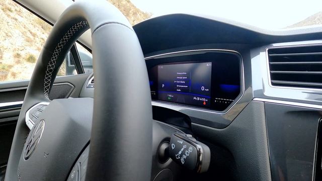 Three Rows For Less Than $30K? – 2022 Volkswagen Tiguan Review смотреть онлайн