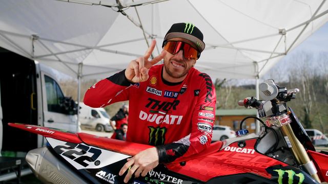 Antonio Cairoli On The New Ducati Desmo450 MX