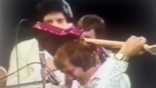 Johnny B Goode (James Burton) This is hard enough to play anyway. смотреть онлайн
