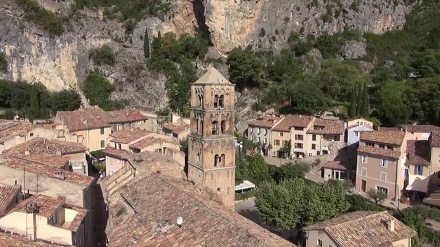 Moustiers Sainte Marie, l'étoile du Verdon en Provence [vidéo officielle] смотреть онлайн