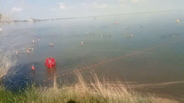 2019 Яровое.Бурсоль розовое озеро.Озеро Тёплый ключ и скорая на пляже. смотреть онлайн
