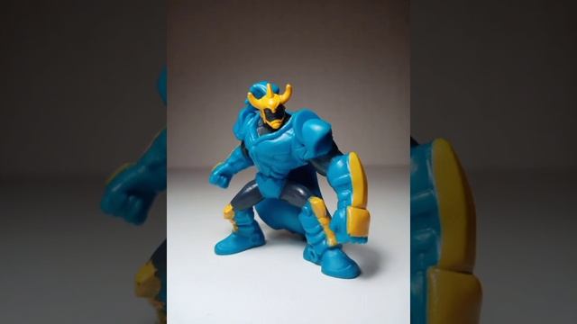 злой негр с короной фигурка_.