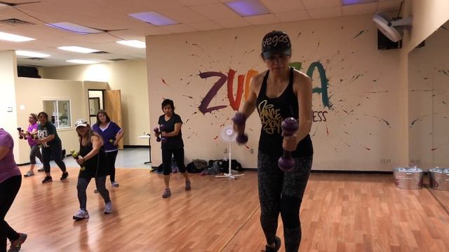 //LA SUAVECITA | CUMBIA REGGAETON// *ZUMBA® TONING WITH VITA 4K HQ смотреть онлайн