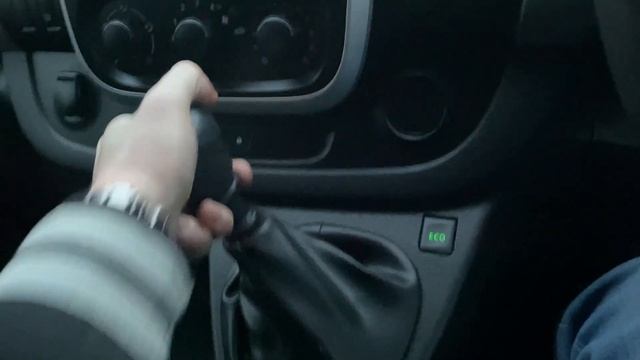 WHY YOU SHOULD BUY THIS ULEZ FREE, LONG WHEELBASE RENAULT TRAFIC VAN IN BLACK смотреть онлайн
