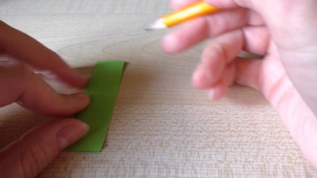 Одуванчики. Аппликация из цветной бумаги и ватных дисков. Поделка своими руками. смотреть онлайн