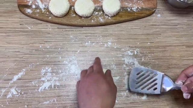 Сырники, отличный, очень вкусный рецепт сырников. Обязательно попробуйте!!! смотреть онлайн