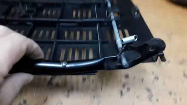 Загнули механизм регулировки спинки прогулочного блока на коляске смотреть онлайн