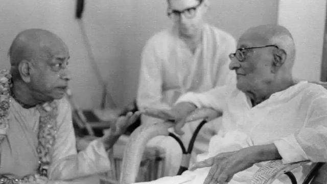 So Long We Do Not Give Up this Propensity of Lording it Over the Material Nature - Prabhupada 1073 смотреть онлайн