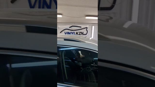 VW Tiguan - забронировали полиуретановой плёнкой фары, часть крыши, погрузочную зону заднего бампер смотреть онлайн