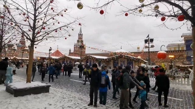 Новый год 2022 в Москве. Красная площадь. Обзор ярмарки. ГУМ. Рождество в Москве. смотреть онлайн