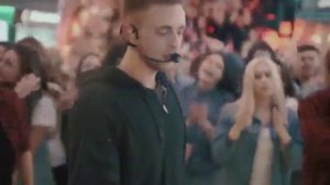 Ты буди-буди-буди пока крутишь бигуди