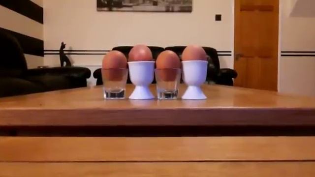 I want to break free (egg cups) original смотреть онлайн