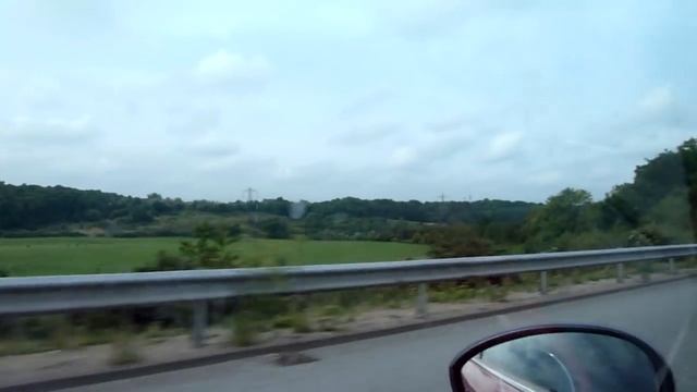 Picking up a Fiat 500 rental from Heathrow London and starting off for Birmingham смотреть онлайн