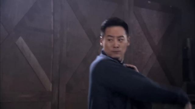 日軍糟蹋姑娘，高手飛沙掌替姑娘報仇 смотреть онлайн