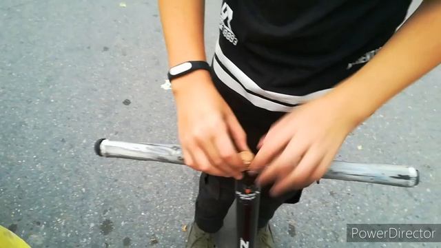 Лайфхак Как открыть Грецкие орехи руками смотреть онлайн