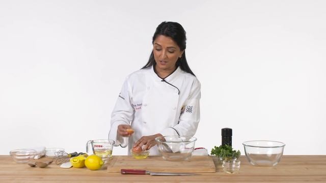 4 Levels of Fish & Chips: Amateur to Food Scientist | Epicurious смотреть онлайн