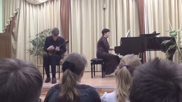 Илья Литвиненко (балалайка) - Н. Шульман "Серенада" смотреть онлайн