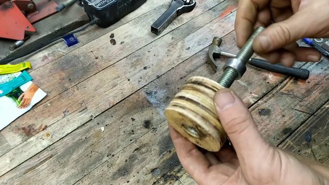 Самая ЛУЧШАЯ самоделка для БОЛГАРКИ!! Гриндер своими руками из профильной трубы!! смотреть онлайн