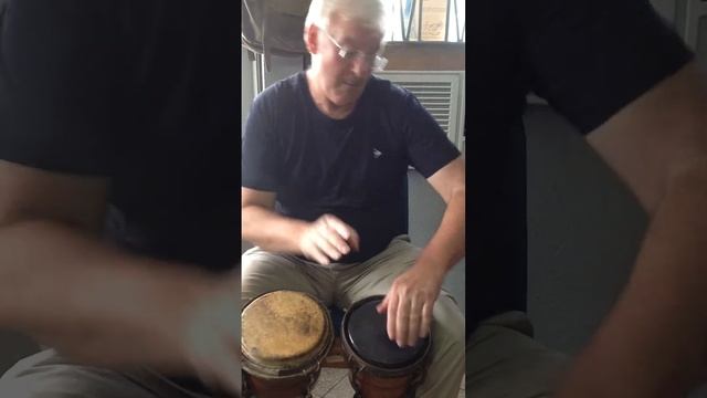 Bongos learning how to play in Santiago de Cuba смотреть онлайн