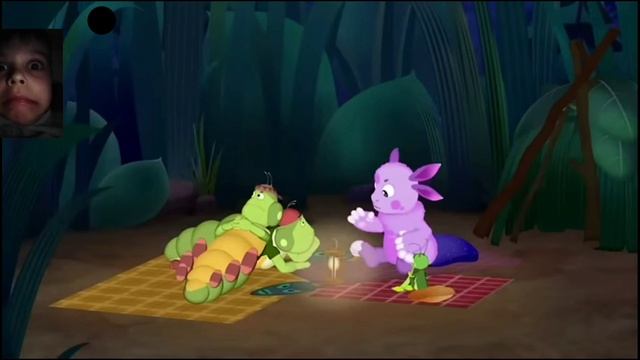 страшилка я сел за стол и уже собрался брать пирожок и вспомнил я забыл помыть руки и ... смотреть онлайн