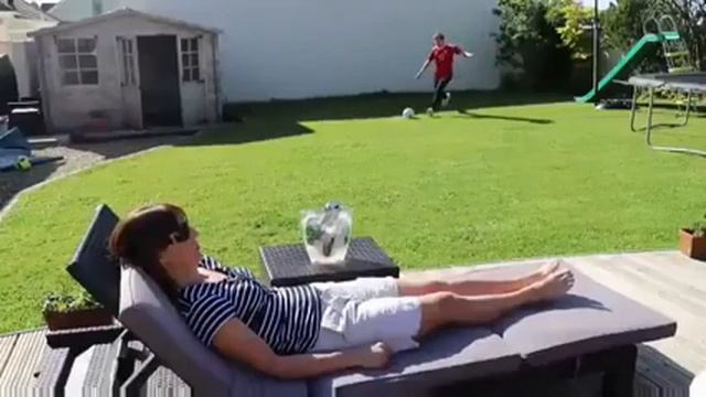 Le pegan un balonaso смотреть онлайн