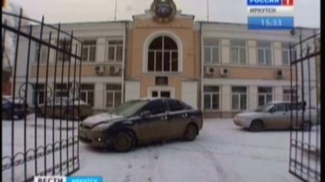 Даже во время мелких аварий иркутские водители предпочитают дожидаться экипаж ГИБДД смотреть онлайн