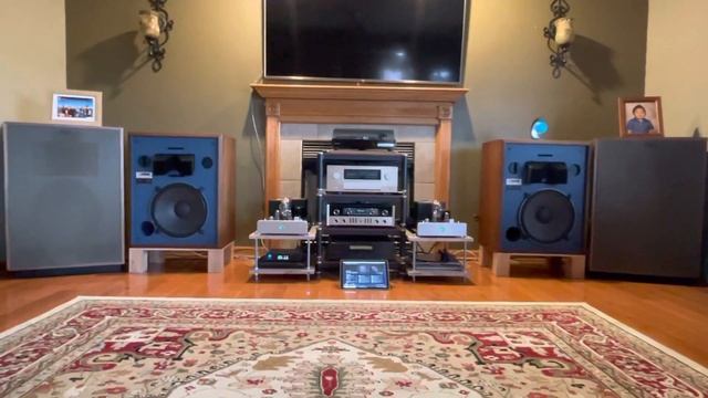 Klipsch CW IV + McIntosh C22 Pre + Cary 805AE monoblock + Mytek Brooklyn Dac+ смотреть онлайн