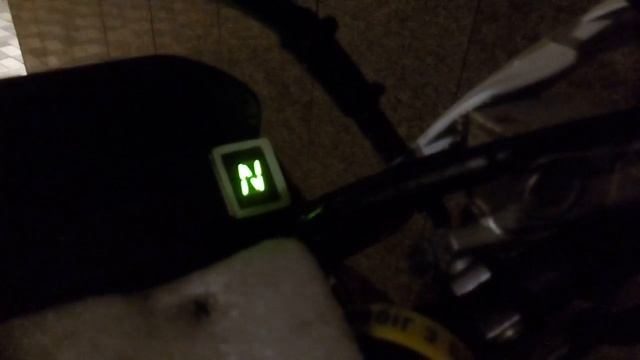 Suzuki Djebel 250 XC gear indicator смотреть онлайн