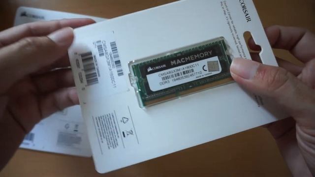 Unboxing Memory Corsair 8 GB DDR3L for MacBook Pro