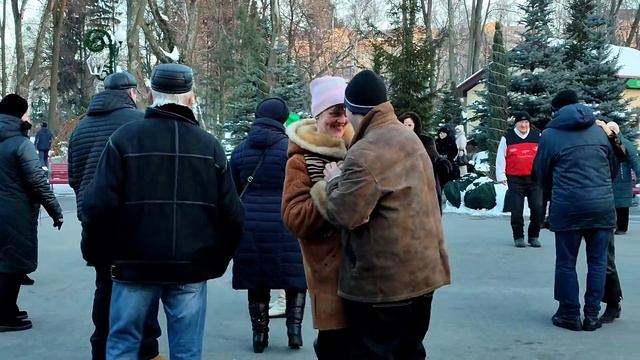 Я ПОВЕРЮ, ПОВЕРЮ ТЕБЕ!???/ТАНЦЫ В ПАРКЕ ГОРЬКОГО ХАРЬКОВ ФЕВРАЛЬ 2022 смотреть онлайн
