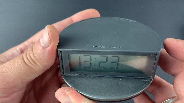 Французские часы Lexon Fine Twist с режимом повторения будильника LR138X смотреть онлайн