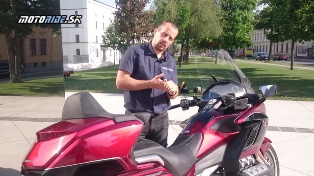 Motoride.sk: Honda GL1800 GoldWing 2018 - manuál či DCT? смотреть онлайн