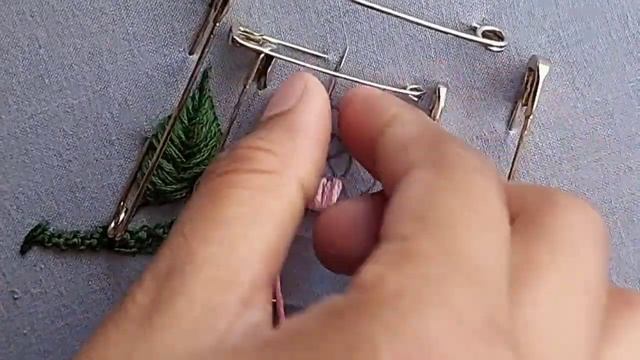 Amazing Flower Design With Safety Pins|superrrrrrr Easy Flower Design 2022