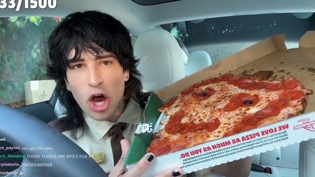 Trying Papa John's HALLOWEEN Pizza смотреть онлайн