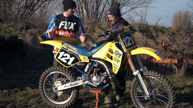 31-Year-Old 125 vs Modern Race Bike! MOTOCROSS SHOOTOUT смотреть онлайн