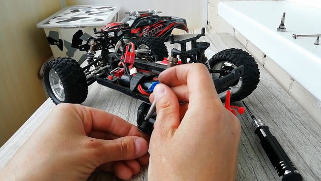 Remo Hobby Smax. Рейлинги. Смазка подшипников ступиц.. смотреть онлайн
