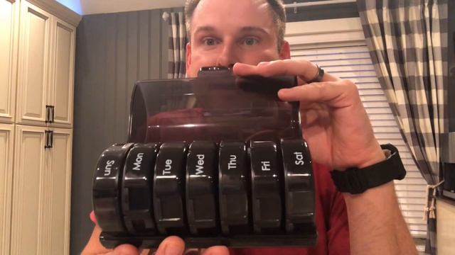 7 Day Quadrant Pillbox Review смотреть онлайн