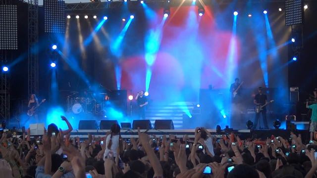EMRE AYDIN - KİM DOKUNDUYSA SANA ONA GİT- FANTA FESTİVAL İZMİR 2012 HQ смотреть онлайн