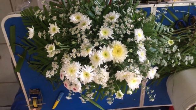 Spray arrangement for coffin смотреть онлайн