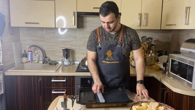 СОЧНЫЙ УТЁНОК ЗАПЕЧЕННЫЙ В ДУХОВКЕ В РУКАВЕ. смотреть онлайн