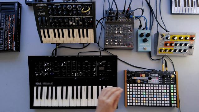Synthstrom Deluge, Moog Sirin, Korg Minilogue XD, Arturia Microbrute смотреть онлайн