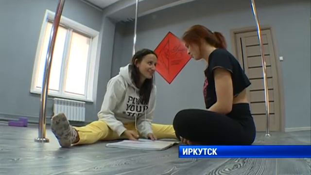 Победительницы соревнований на пилоне