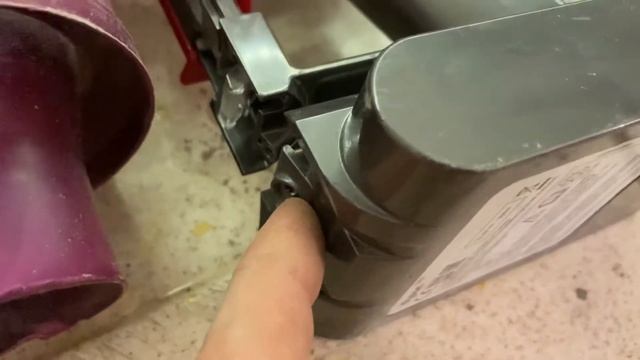 Как правильно разобрать и почистить пылесос DYSON, обслужить своими руками. смотреть онлайн